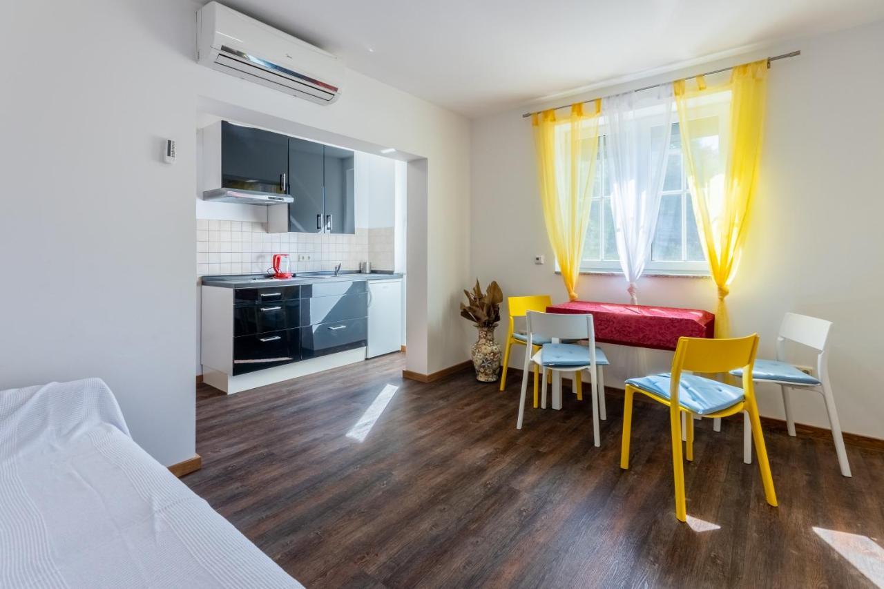 Rimac Apartment And Rooms Novi Vinodolski Exterior foto